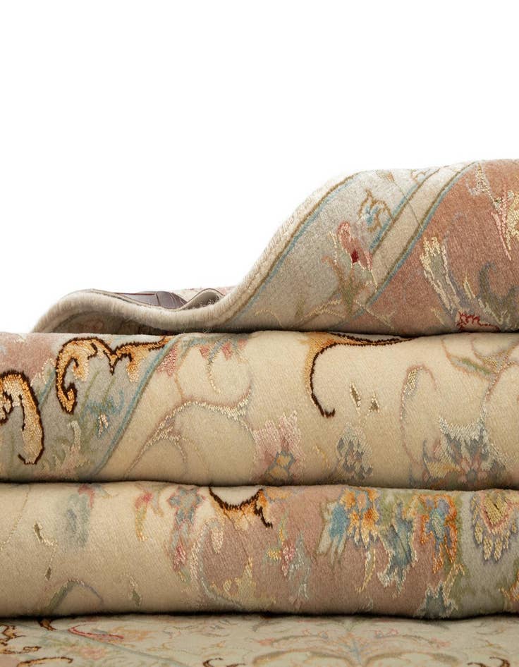 Detail image of  5' 1 x 6' 9 Tabriz Rug