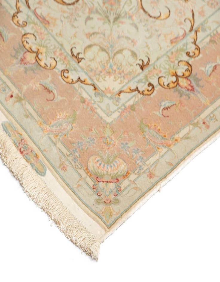 Detail image of  5' 1 x 6' 9 Tabriz Rug