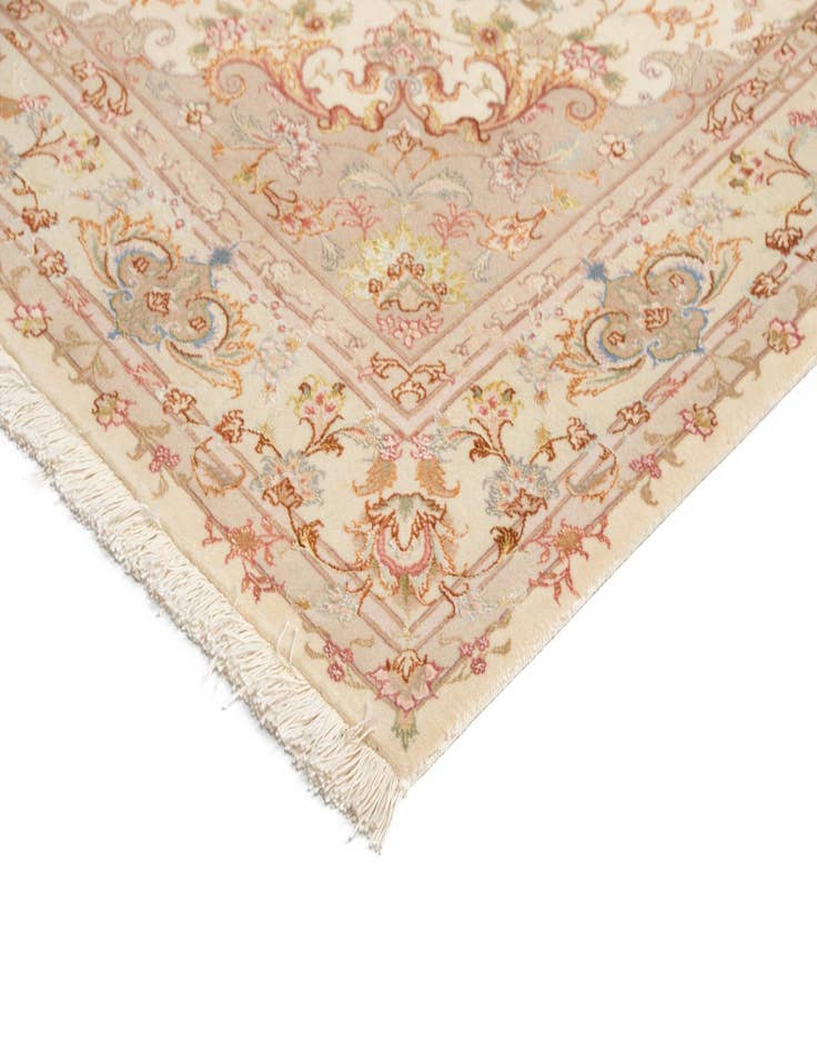 Detail image of  4' 11 x 6' 8 Tabriz Rug