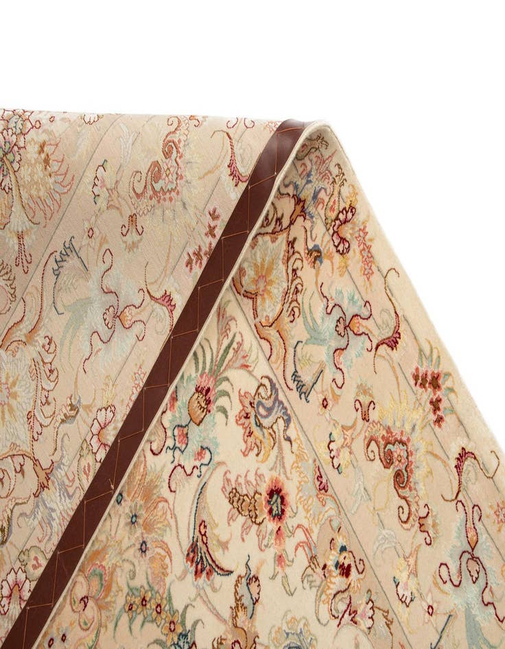 Detail image of  5' x 7' 1 Tabriz Rug