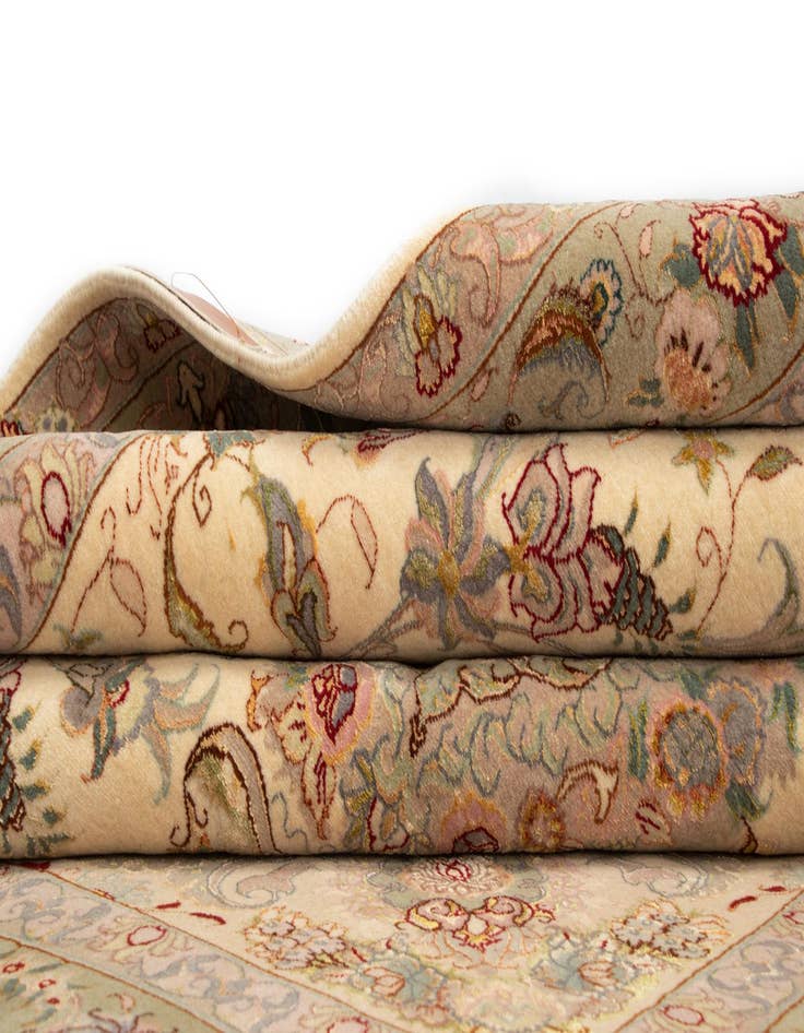 Detail image of  4' 11 x 7' Tabriz Rug