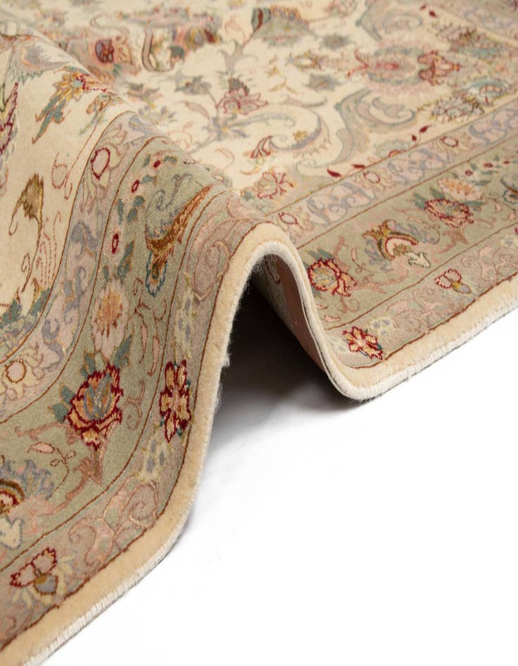 Detail image of  4' 11 x 7' Tabriz Rug