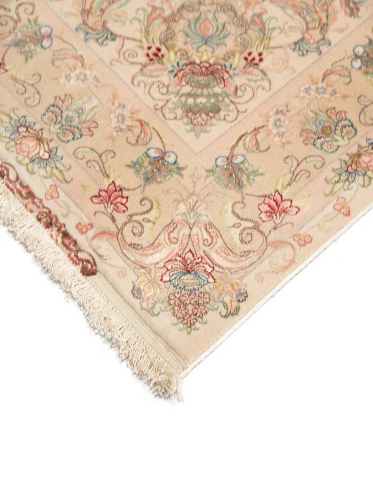 Detail image of  5' x 7' Tabriz Rug