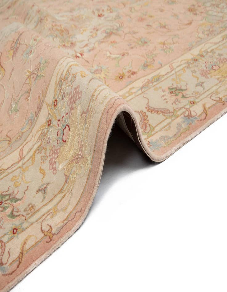 Detail image of  4' 11 x 7' Tabriz Rug