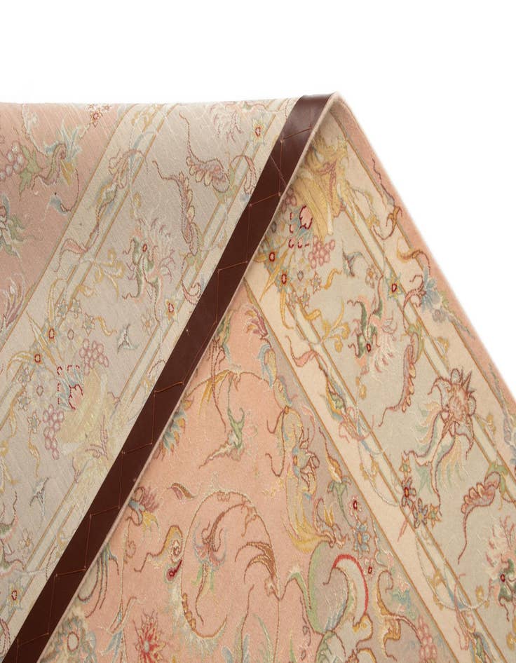 Detail image of  4' 11 x 7' Tabriz Rug