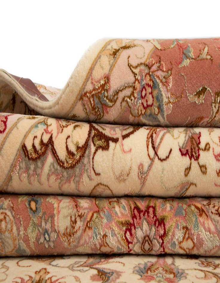 Detail image of  5' x 7' 1 Tabriz Rug