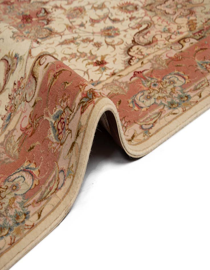 Detail image of  5' x 7' 1 Tabriz Rug