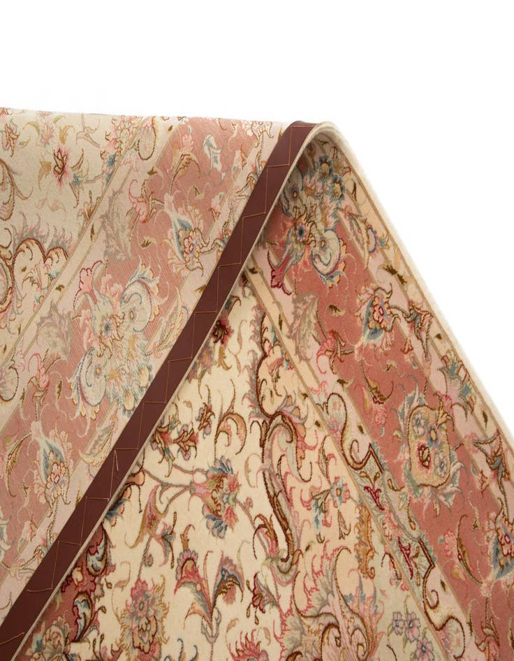 Detail image of  5' x 7' 1 Tabriz Rug