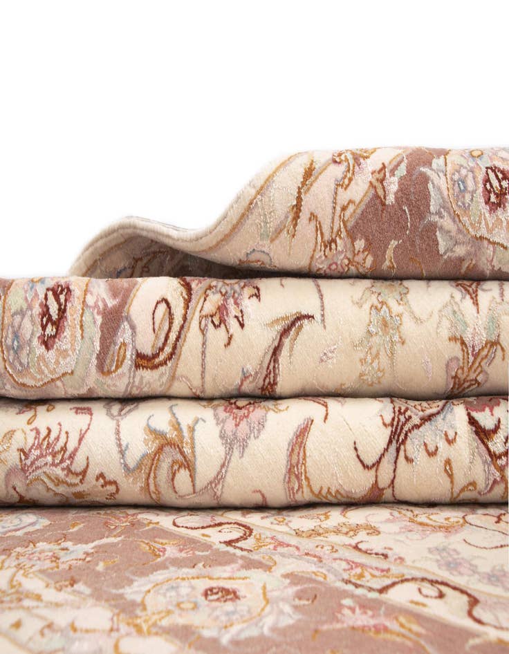 Detail image of  5' x 7' 2 Tabriz Rug