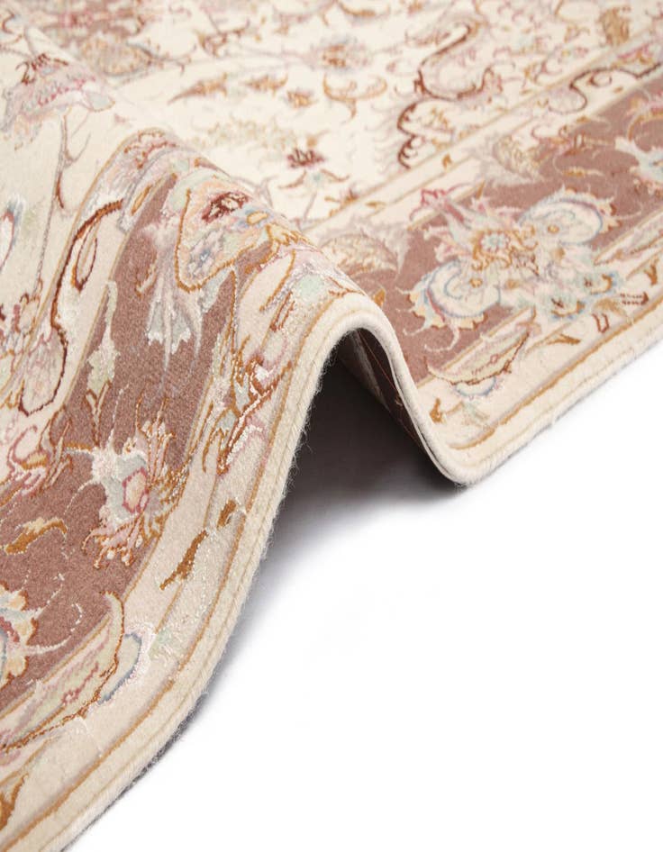 Detail image of  5' x 7' 2 Tabriz Rug