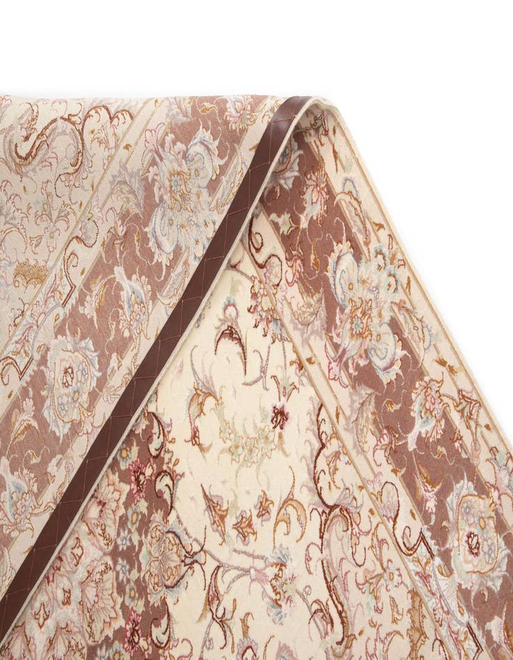 Detail image of  5' x 7' 2 Tabriz Rug