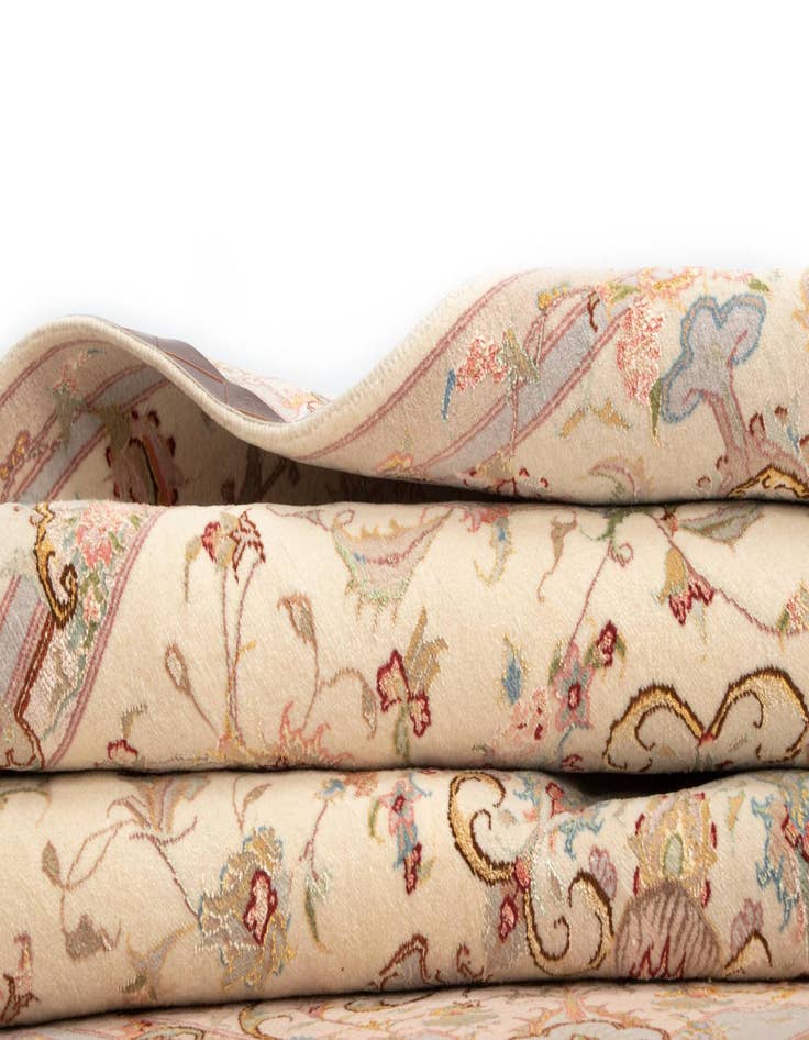 Detail image of  4' 11 x 6' 8 Tabriz Rug