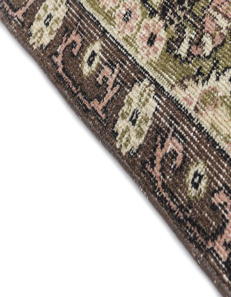 Detail image of  6' 10 x 9' 5 Ultra Vintage Wool Rug