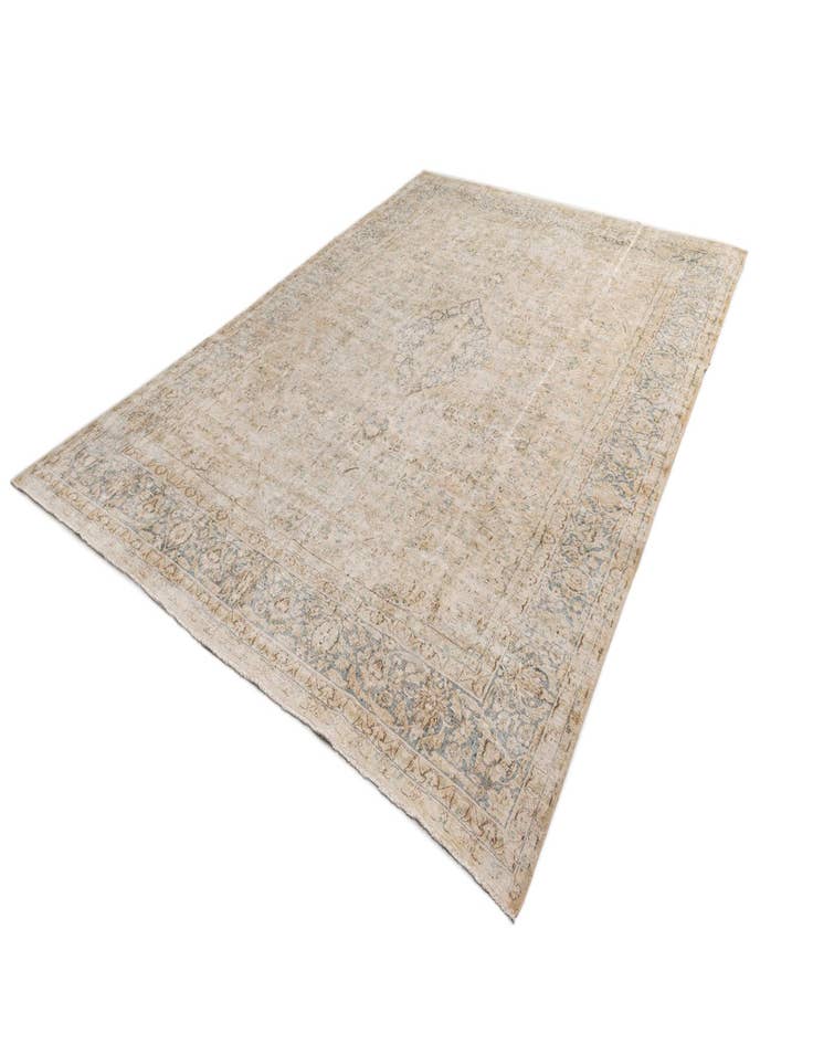 Detail image of  9' 6 x 13' Vintage Royal Wool Rug