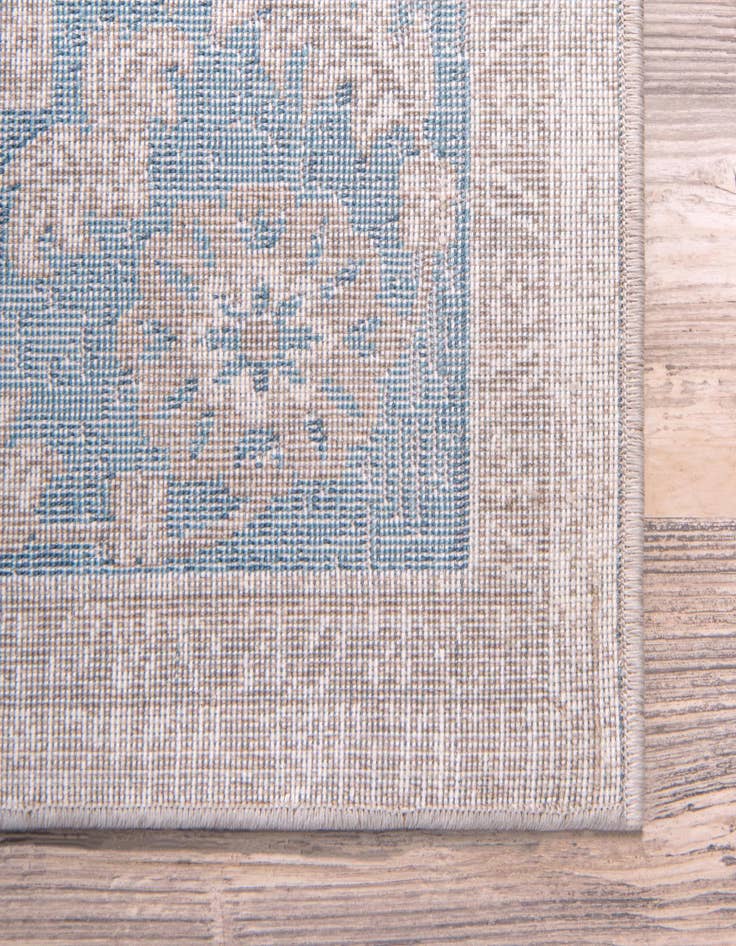 Detail image of  3' 3 x 5' 3 Viola Rug