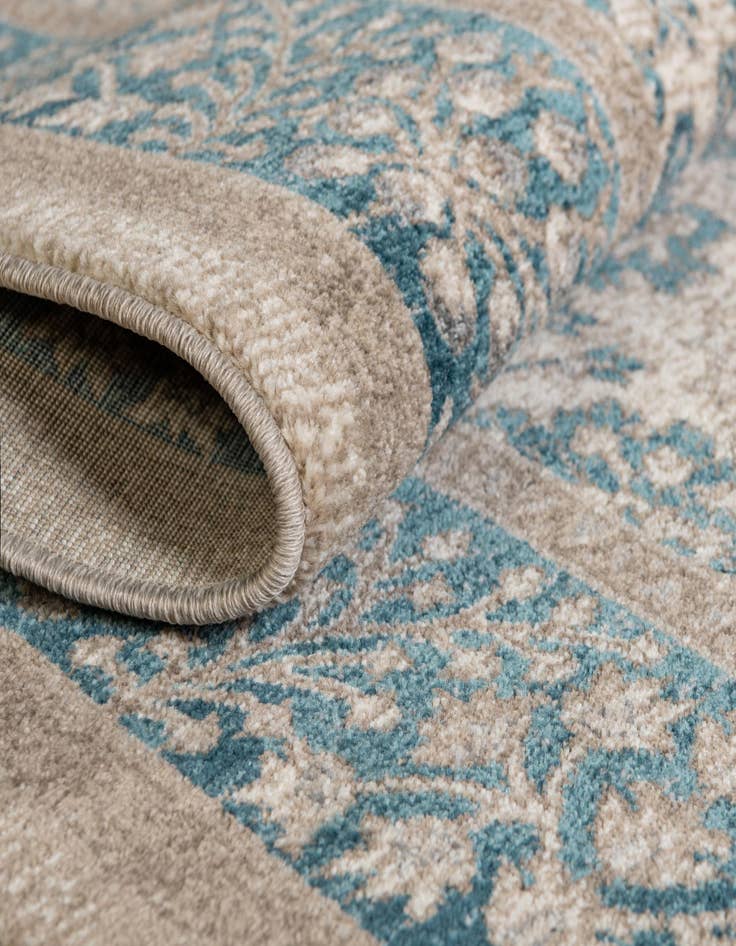 Detail image of  2' x 3' Viola Rug