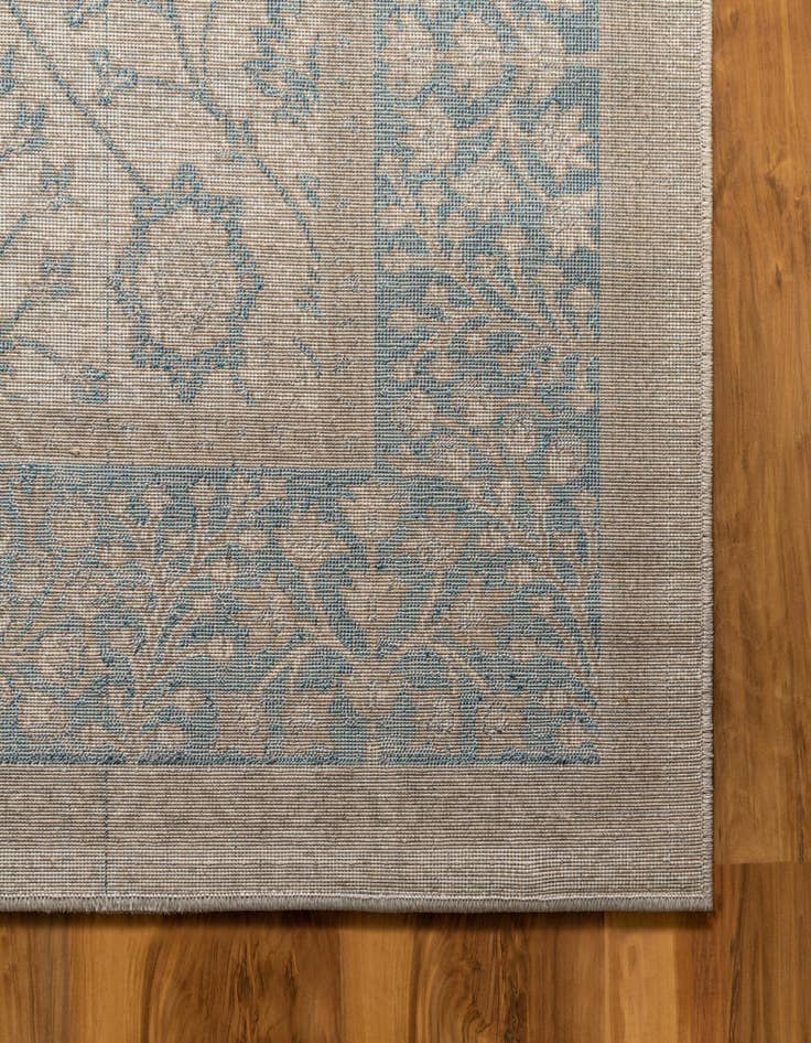 Detail image of  2' x 3' Viola Rug