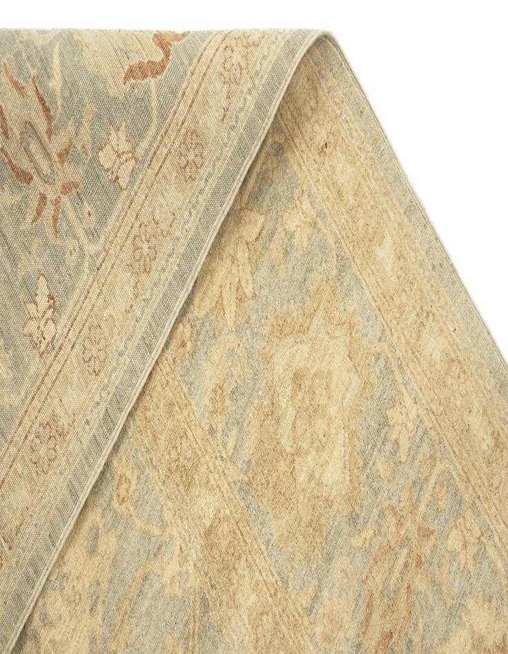 Detail image of  8' 9 x 13' 9 Ziegler Wool Rug