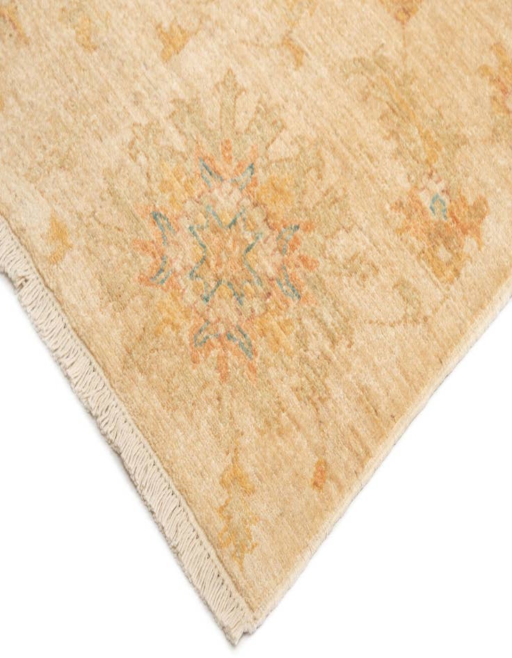 Detail image of  5' 9 x 7' 9 Ziegler Wool Rug