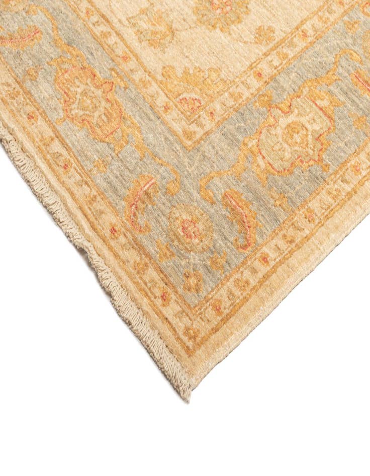 Detail image of  6' 11 x 9' 9 Ziegler Wool Rug