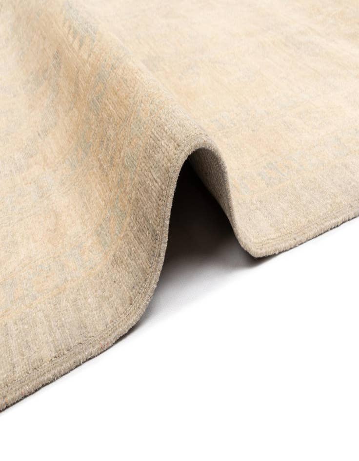 Detail image of  13' 9 x 19' 2 Ziegler Wool Rug