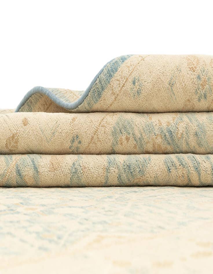 Detail image of  5' 1 x 6' 9  Hand Knotted Ziegler Rug