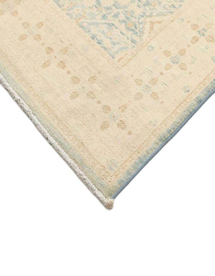 Detail image of  5' 1 x 6' 9  Hand Knotted Ziegler Rug