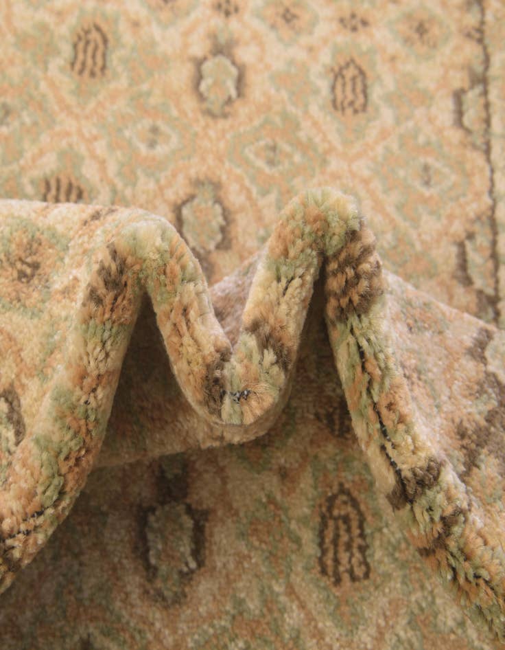 Detail image of  3' 3 x 3' 3 Amina Round Rug