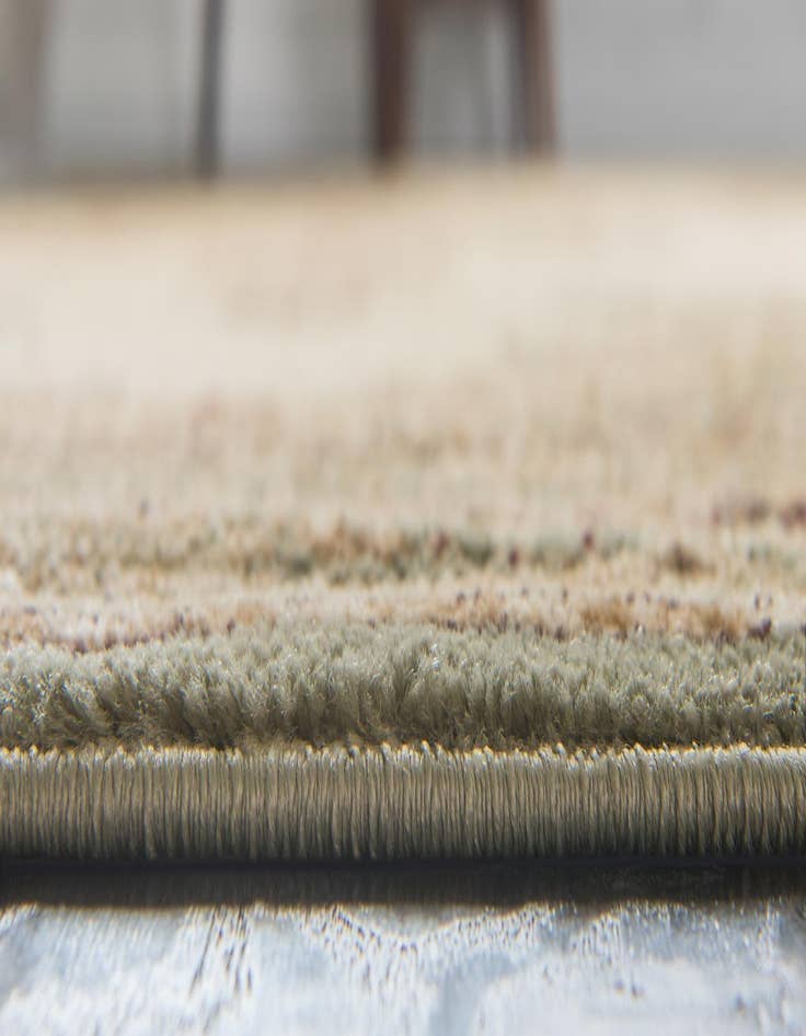 Detail image of  7' 10 x 7' 10 Chateau Round Rug