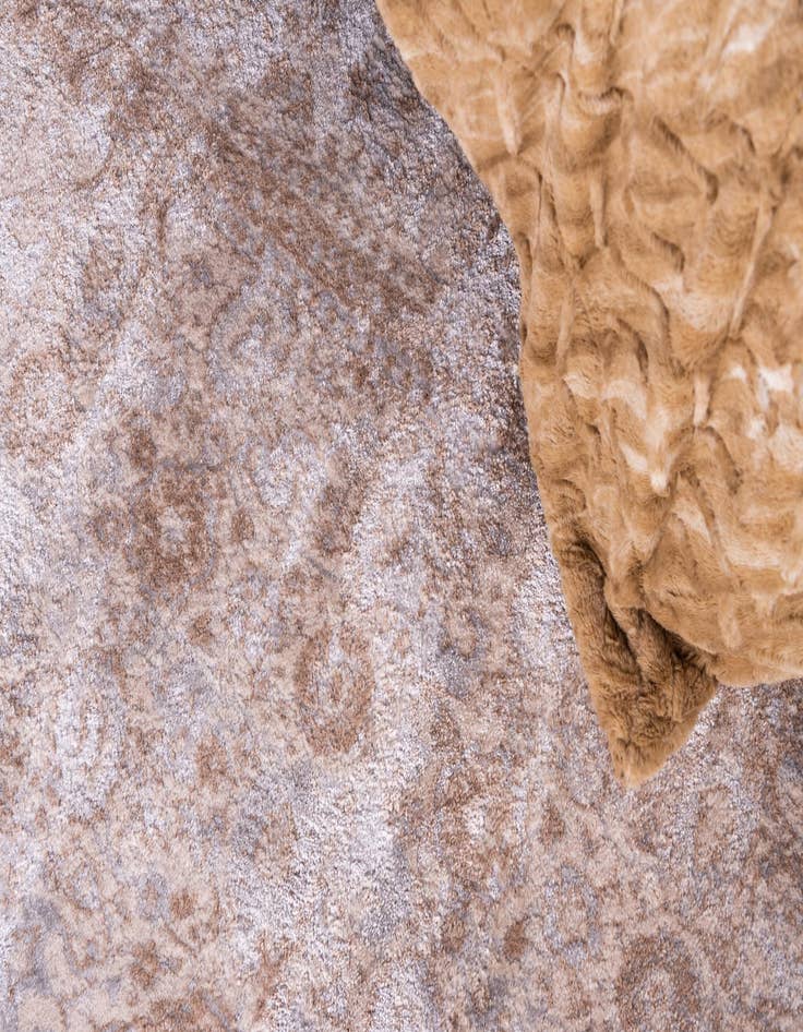 Detail image of  6' x 6' Estate Round Rug