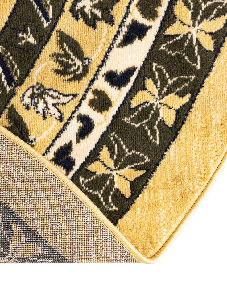 Detail image of  7' 10 x 7' 10 Heris Round Rug