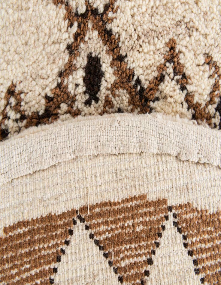 Detail image of  6' 5 x 6' 6  Hand Knotted Moroccan Wool Round Rug