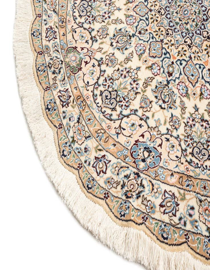 Detail image of  4' 10 x 4' 11 Nain Wool Round Rug