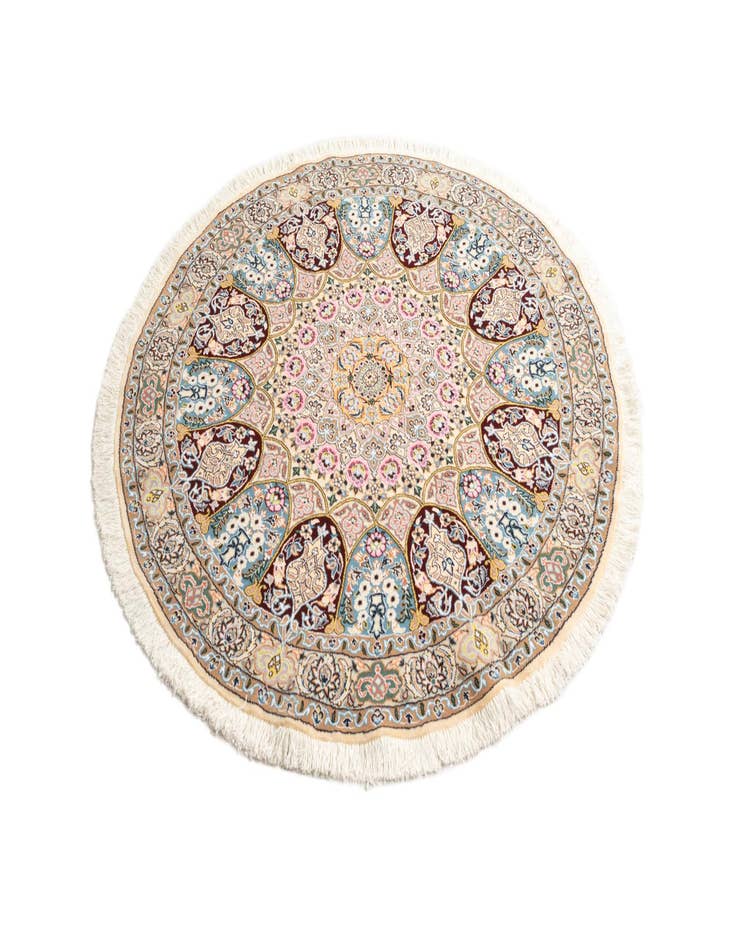Detail image of  4' 8 x 4' 9 Nain Wool Round Rug