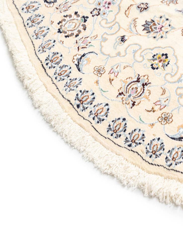 Detail image of  6' 11 x 7' Nain Round Rug