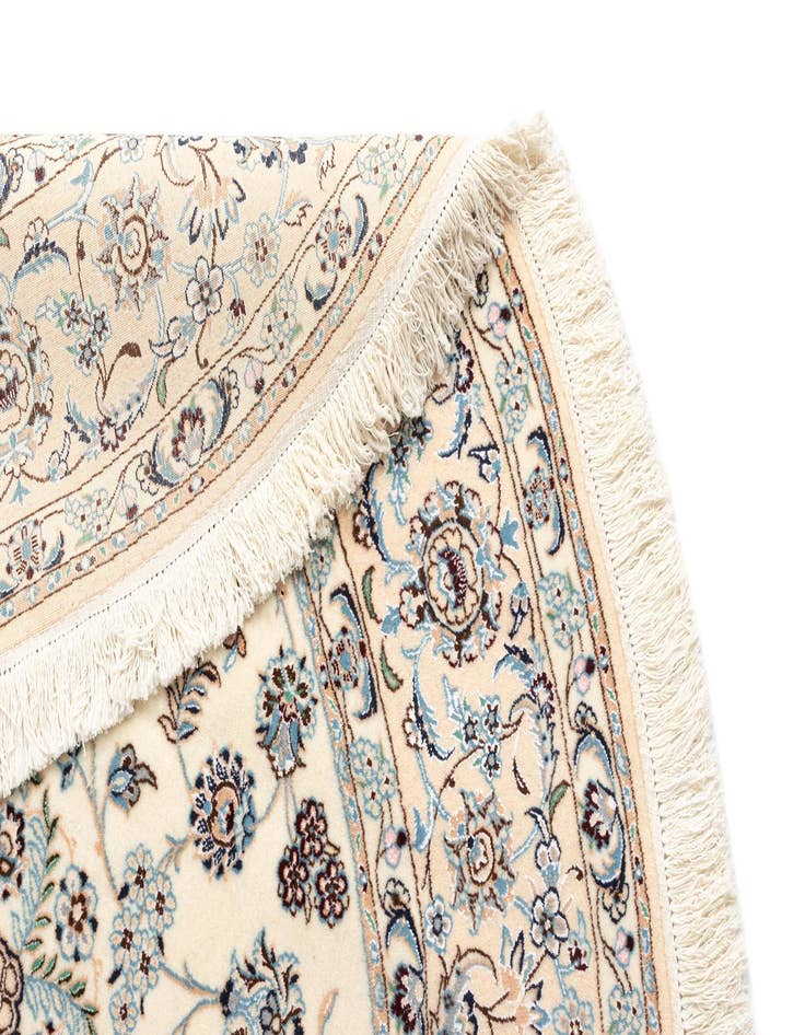 Detail image of  6' 6 x 6' 7 Nain Round Rug