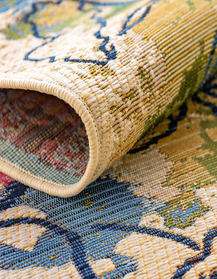 Detail image of 8' x 8' Washable Botanical Indoor / Outdoor Round Rug