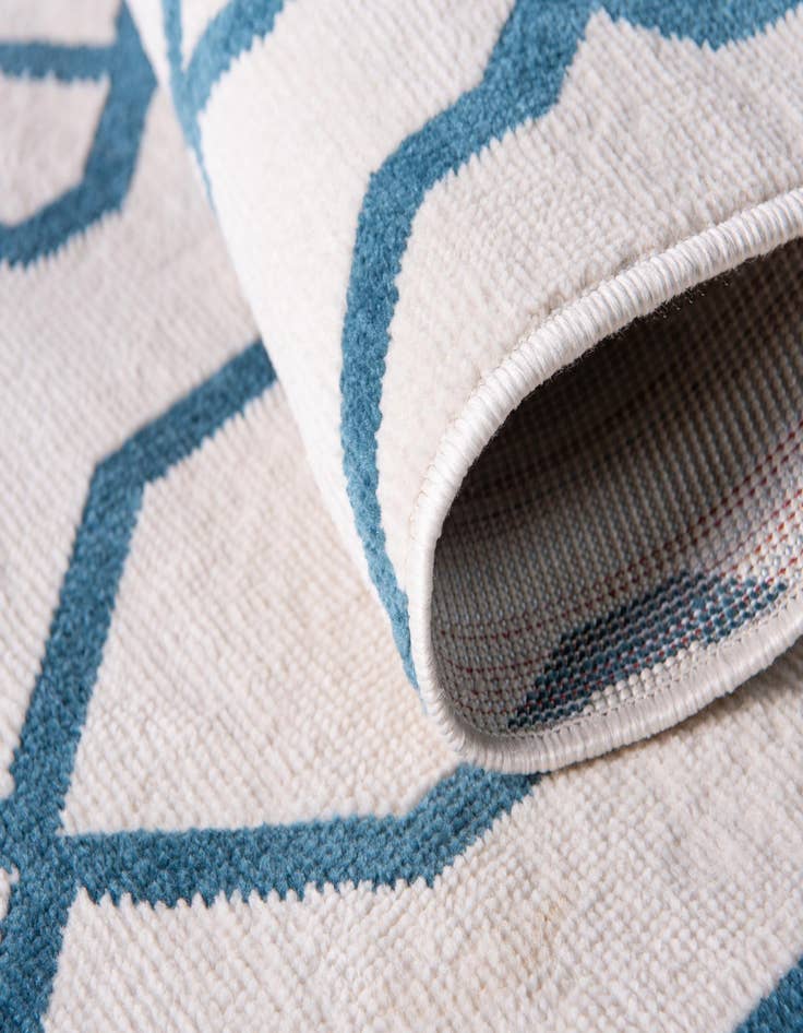 Detail image of 8' x 8' Washable Haven Indoor / Outdoor Round Rug