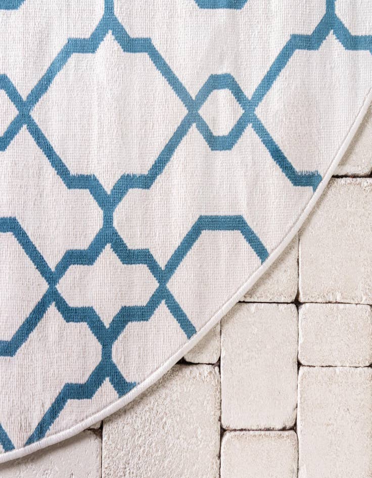 Detail image of 8' x 8' Washable Haven Indoor / Outdoor Round Rug