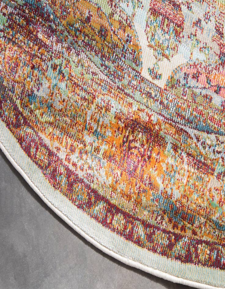 Detail image of  8' x 8' Santiago Round Rug