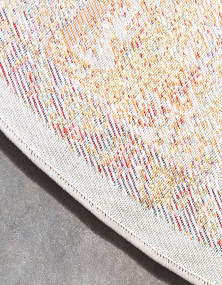 Detail image of  8' x 8' Santiago Round Rug