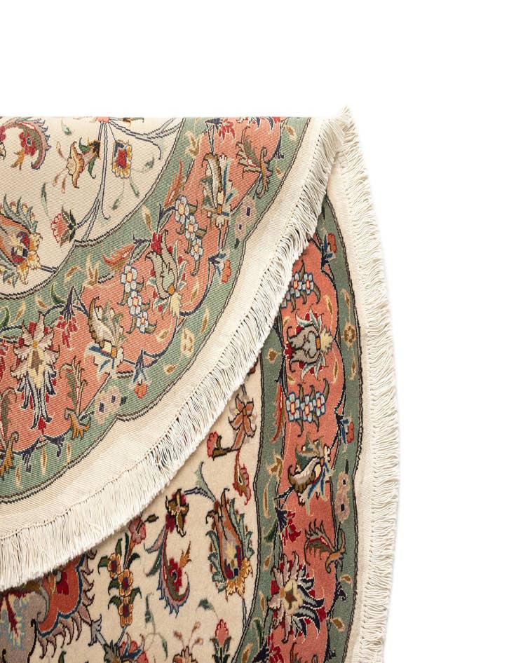 Detail image of  4' 11 x 4' 11 Tabriz Round Rug