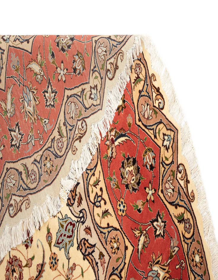 Detail image of  9' 10 x 9' 10 Tabriz Round Rug