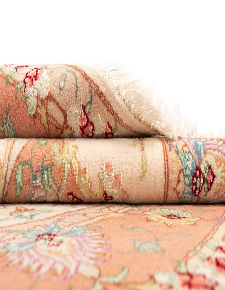 Detail image of  4' 11 x 4' 11 Tabriz Round Rug