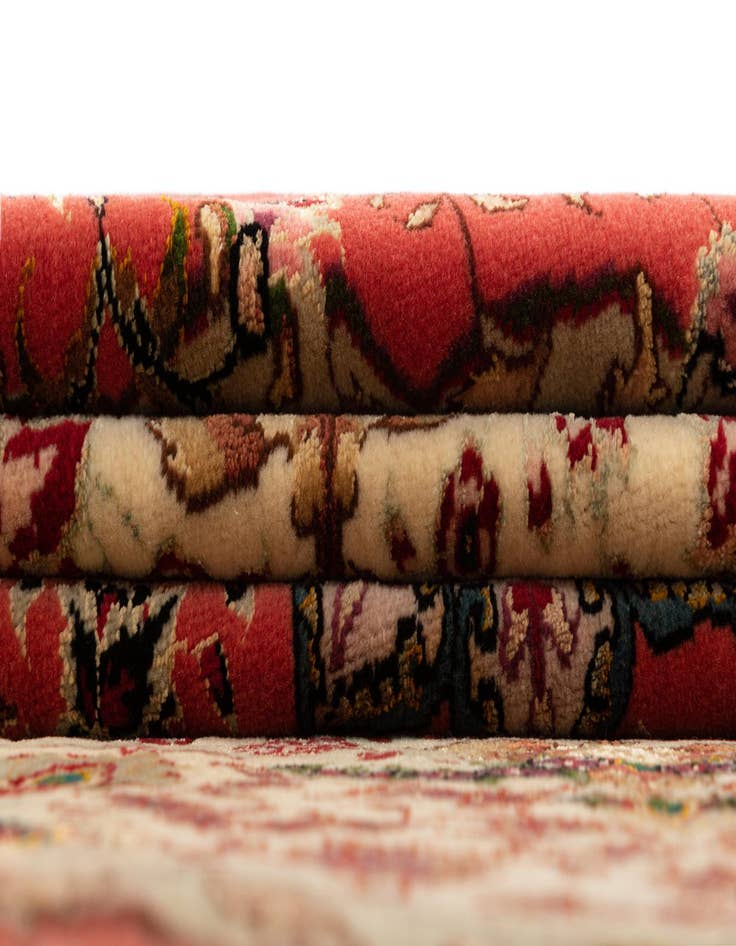 Detail image of  6' 9 x 6' 10 Tabriz Round Rug