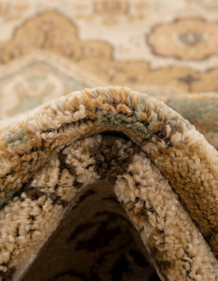 Detail image of  2' 7 x 10' Amina Runner Rug