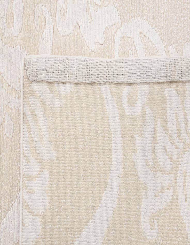 Detail image of  2' 8 x 9' 10  Hand Knotted Darya Wool Runner Rug