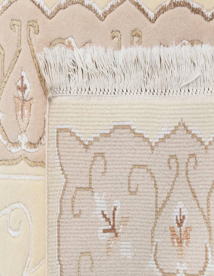 Detail image of  2' 8 x 6' 5  Hand Knotted Darya Wool Runner Rug