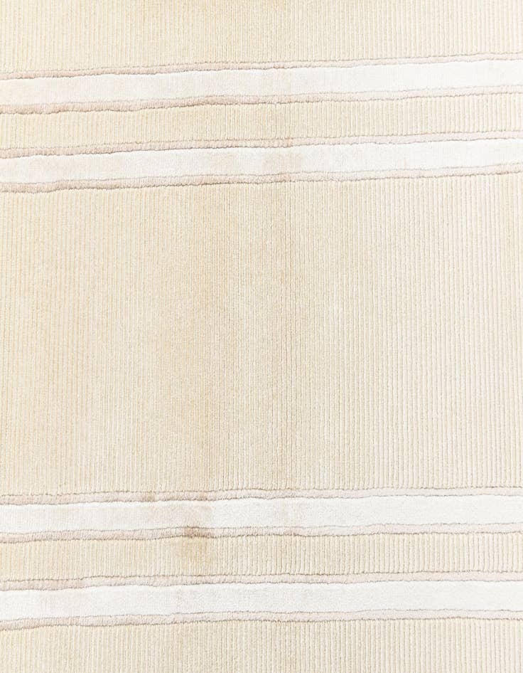 Detail image of  2' 8 x 9' 5  Hand Knotted Darya Wool Runner Rug