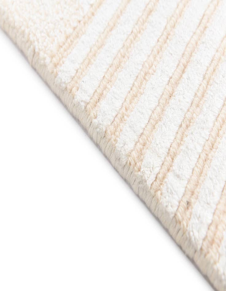 Detail image of  2' 7 x 9' 11 Darya Runner Rug